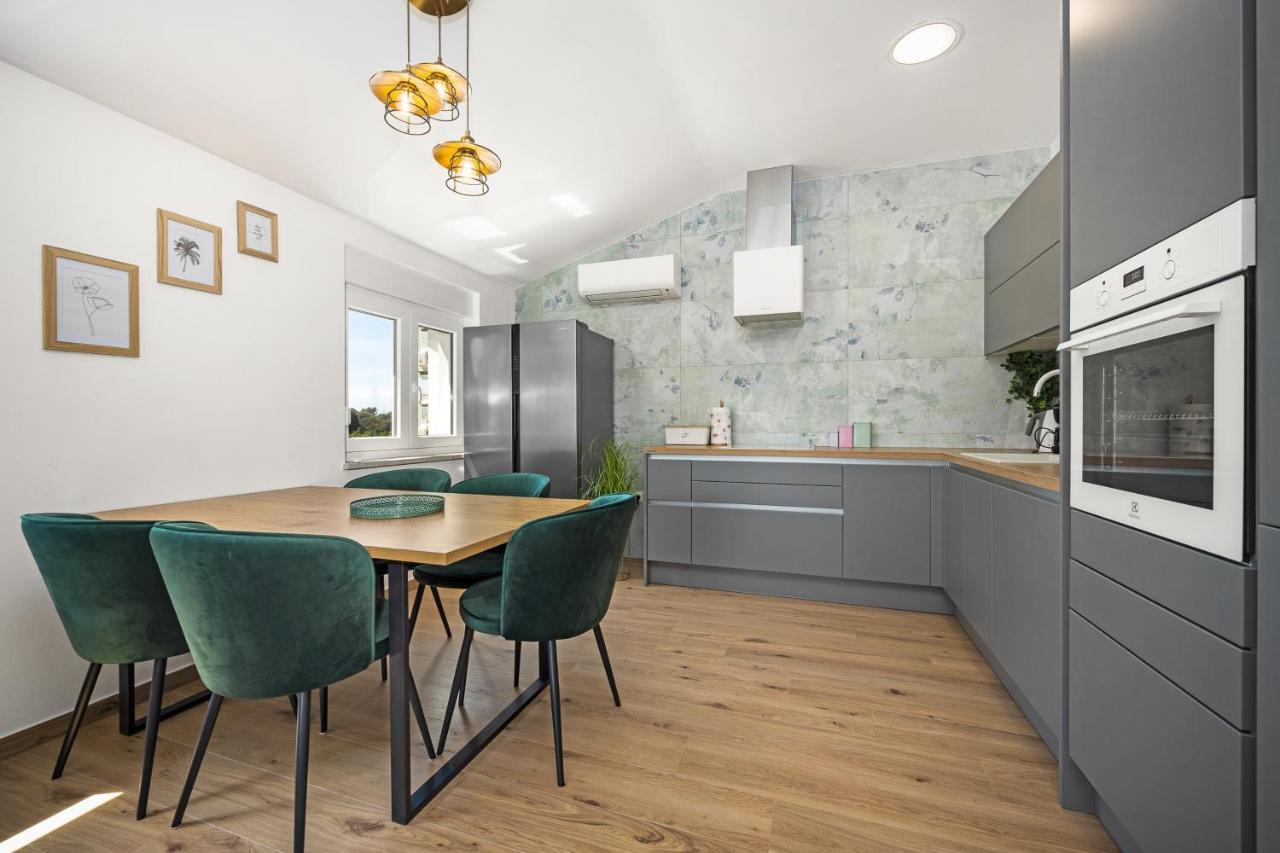 Luxury Apartments Lotus&Lovor PUY 외부 사진