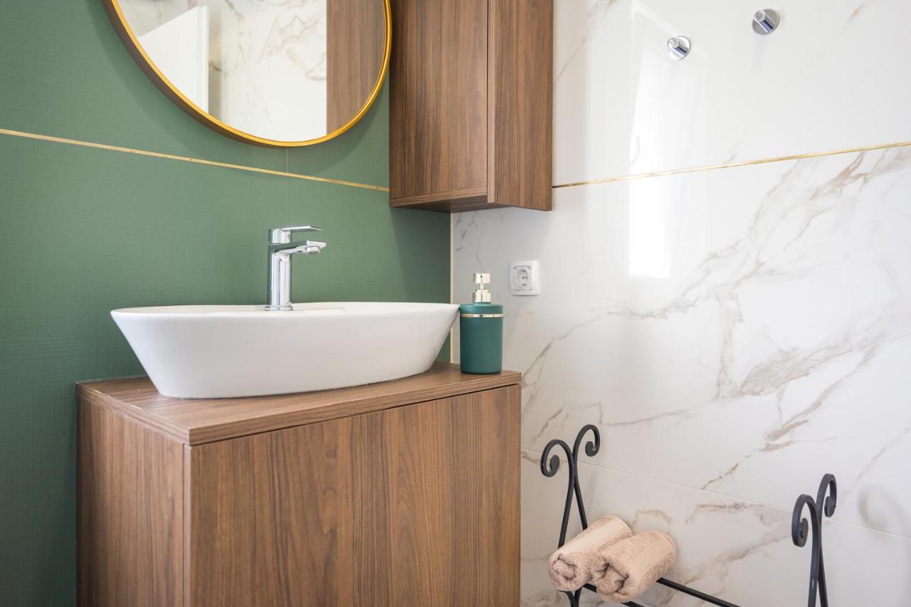 Luxury Apartments Lotus&Lovor PUY 외부 사진